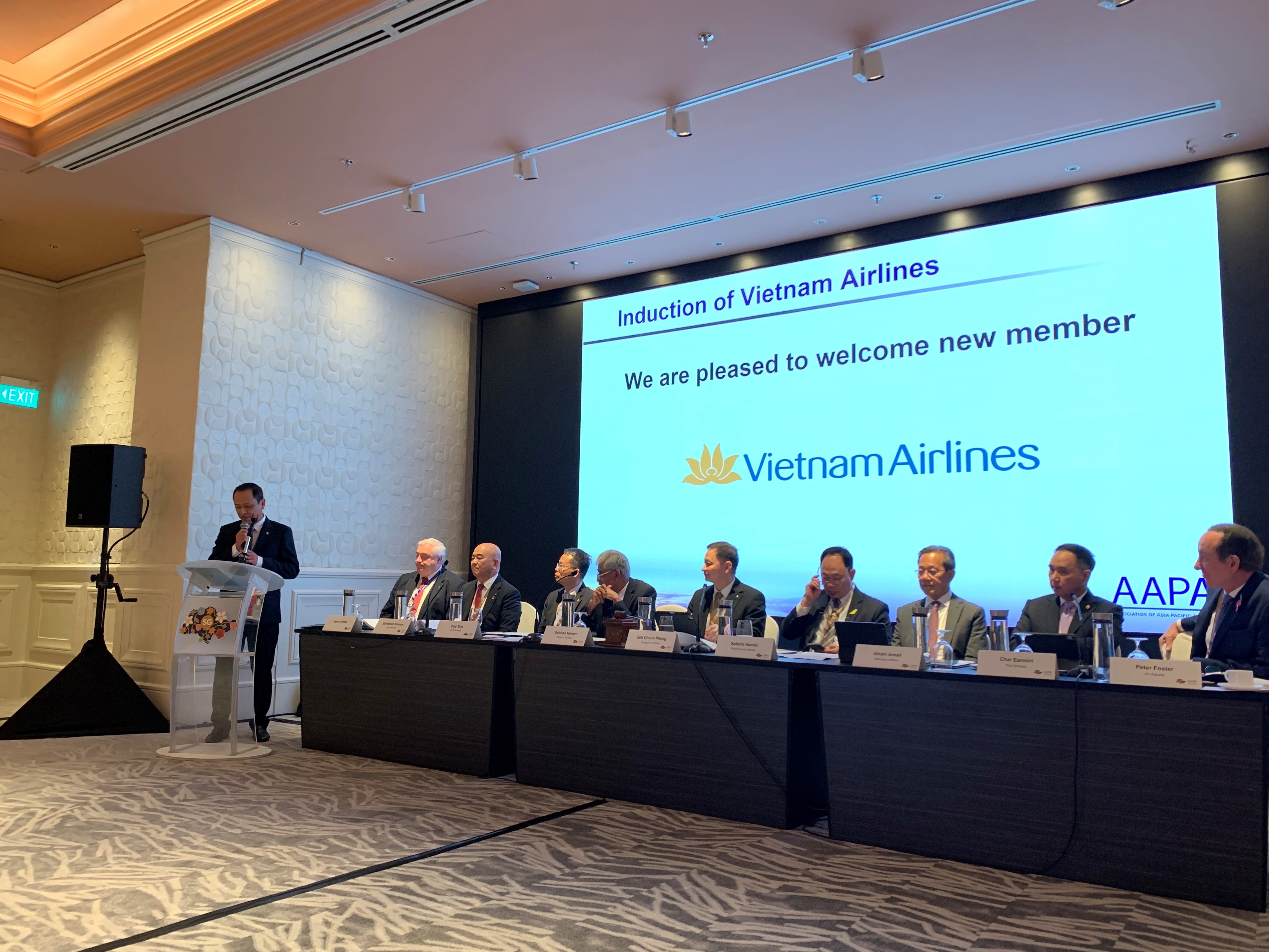 Ông Lê Hồng Hà, Tổng giám đốc Vietnam Airlines chia sẻ tại Hội nghị 