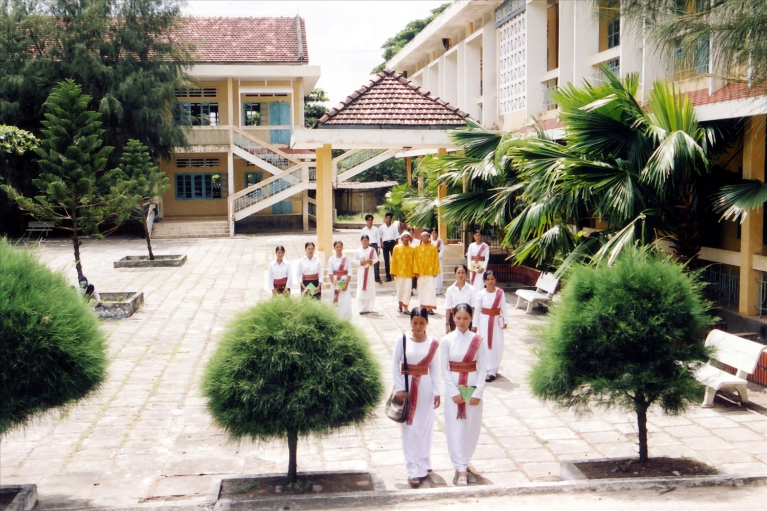 Trường PTDTNT Bình Thuận là nơi tạo nguồn nhiều trí thức, cán bộ vùng DTTS
