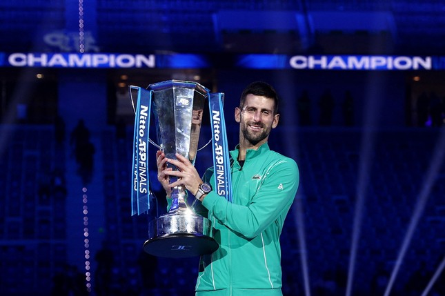 Djokovic lần thứ 7 đăng quang ATP Finals - Ảnh 1.